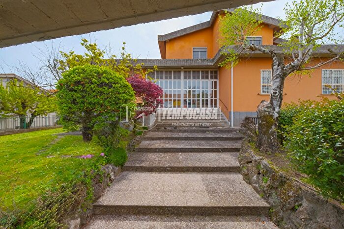 Casa con 9 locali in vendita in Via Cesare Pavese, Nepi