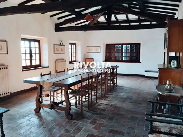 Casa con 10 locali in vendita in Via Roma, Roccastrada