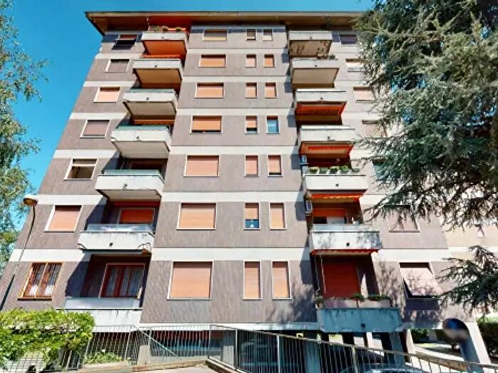 Appartamento quadrilocale in vendita in Via Attilio Regolo, Milano