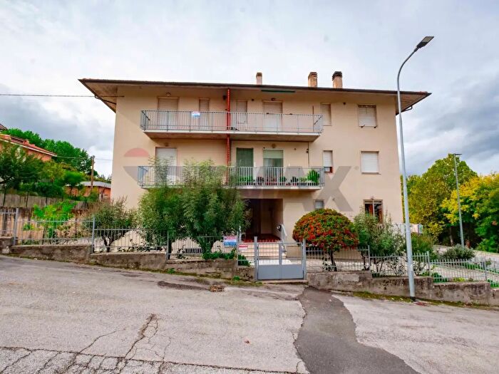 Appartamento quadrilocale in vendita in Via Uncini, Cupramontana