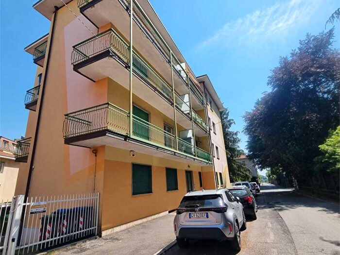Appartamento bilocale in affitto in VIA LIMIDO, Bosto, Varese