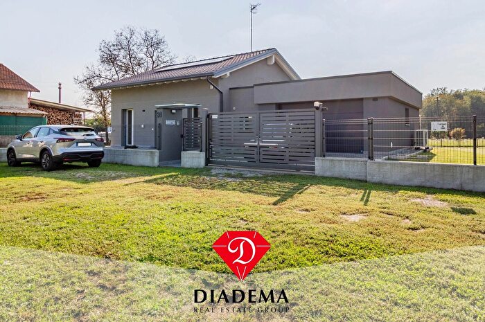 Casa trilocale in vendita in Via Maino, Mornago