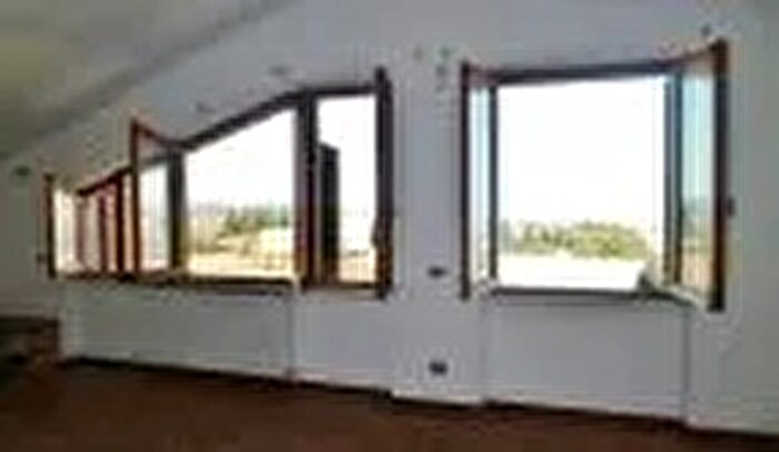 Appartamento con 6 locali in vendita in Appartamento Luminoso E Panoramico Cingoli, Cingoli