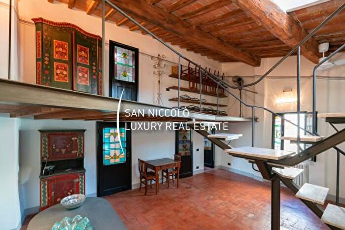 Appartamento con 5 locali in vendita in Piazza Mentana, Firenze