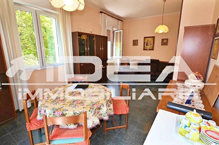 Appartamento quadrilocale in vendita in Via Taglio Modena, Modena