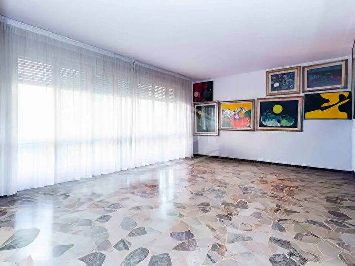 Appartamento con 8 locali in vendita in Via Cerato, Padova