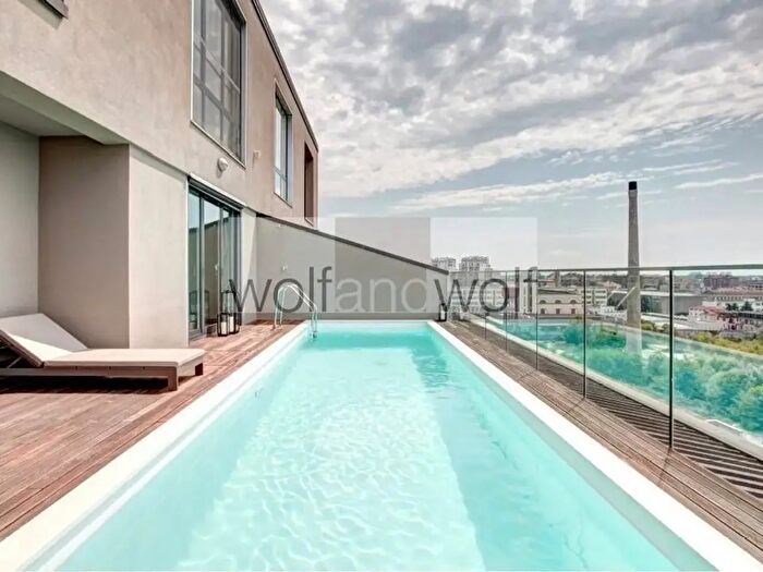 Appartamento quadrilocale in vendita in Via Ortles, Milano