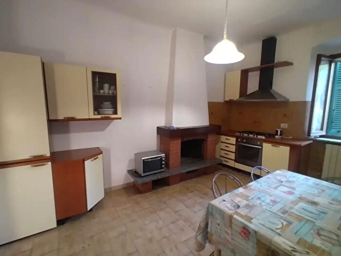 Appartamento quadrilocale in affitto in Carrara