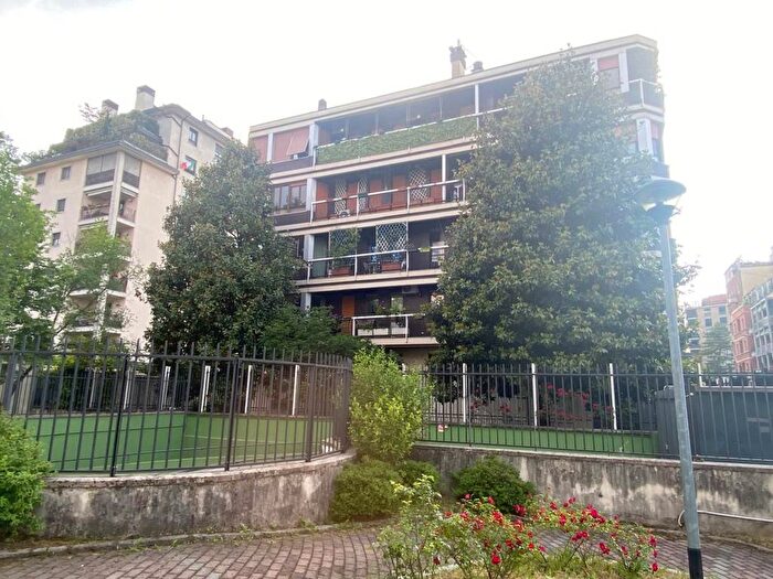Appartamento quadrilocale in affitto in Via Giancarlo Sismondi, Argonne Corsica, Milano
