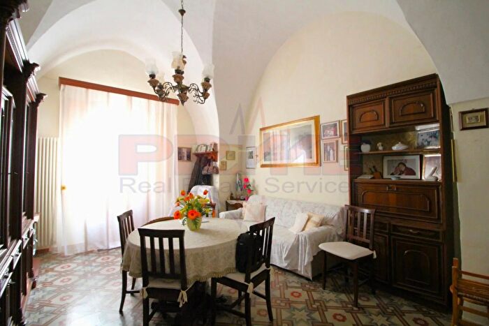 Casa trilocale in vendita in Via Benedetto Cairoli Alezio, Alezio