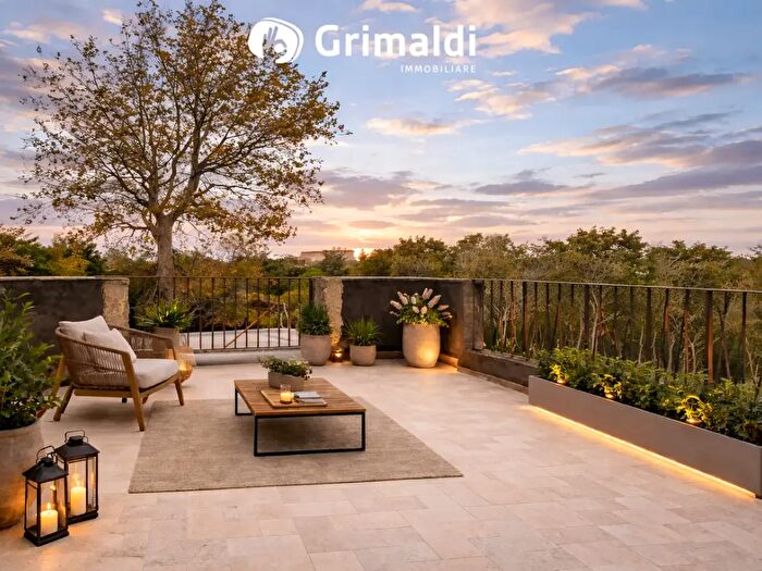 Appartamento quadrilocale in vendita in Via Camillo Guerra, Napoli