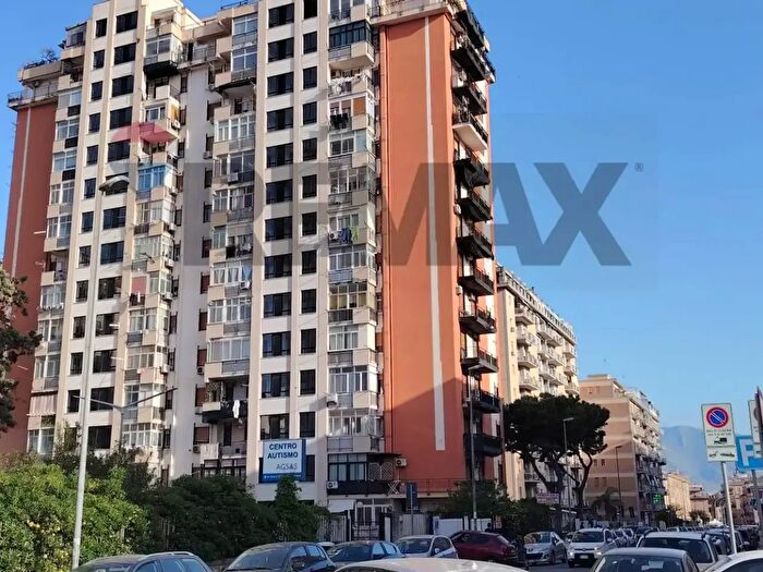 Appartamento con 6 locali in vendita in Via Don Orione, Palermo