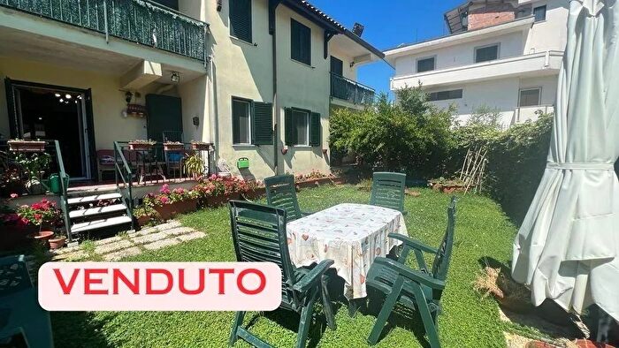 Appartamento quadrilocale in vendita in Via Stella Broccostella Frosinone, Broccostella