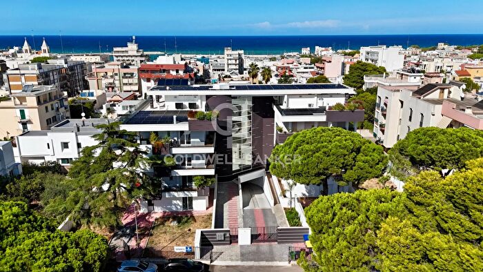Appartamento trilocale in vendita in Via Taranto Santo Spirito, Bari