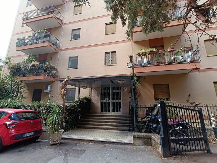 Appartamento con 5 locali in vendita in Via Versilia, De Gasperi Croce Rossa, Palermo