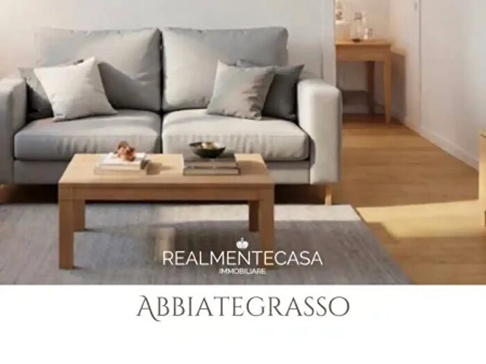 Appartamento trilocale in vendita in Via Pavia, Abbiategrasso