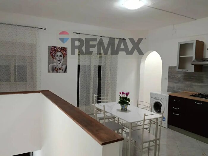Casa trilocale in vendita in Via Indoratore, Catania