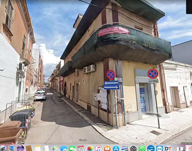 Appartamento trilocale in vendita in Taranto