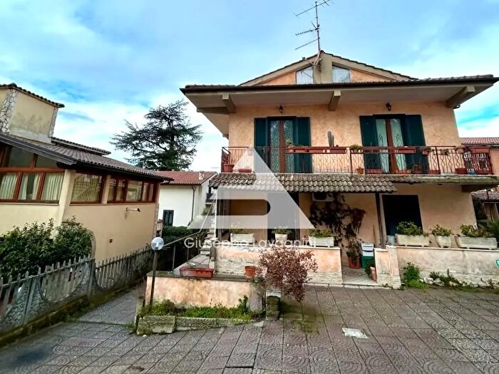 Appartamento quadrilocale in vendita in Via della Pineta, Rocca Priora