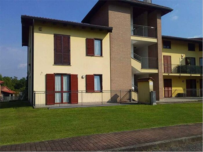Appartamento bilocale in affitto in via Del Legorino, Sesto Calende