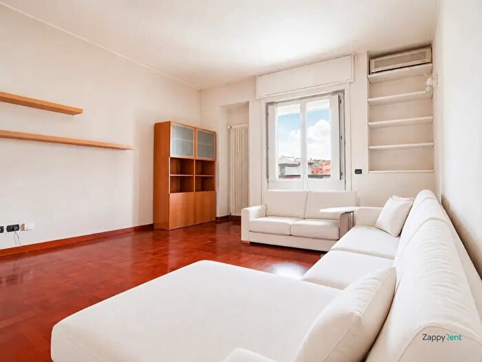 Appartamento trilocale in affitto in Viale Misurata, Milano