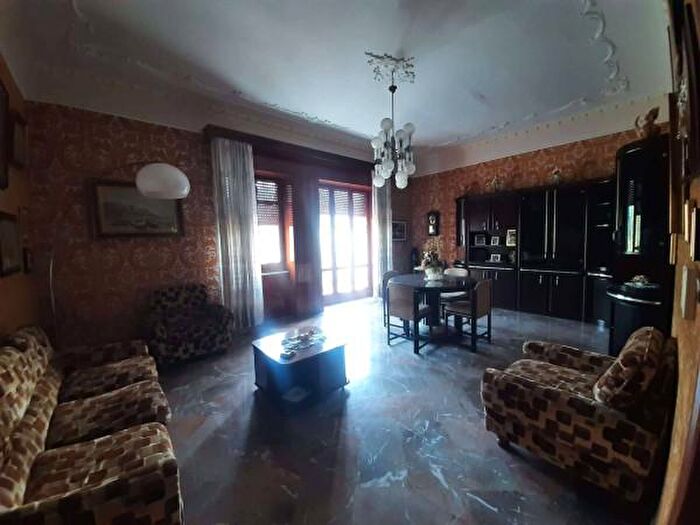 Appartamento con 6 locali in vendita in Via Roma Snc, Cicciano