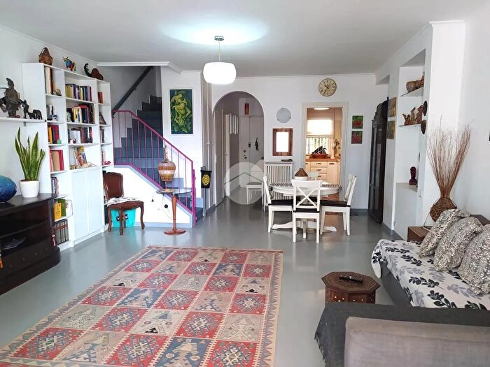 Appartamento quadrilocale in vendita in Via Locke, Roma