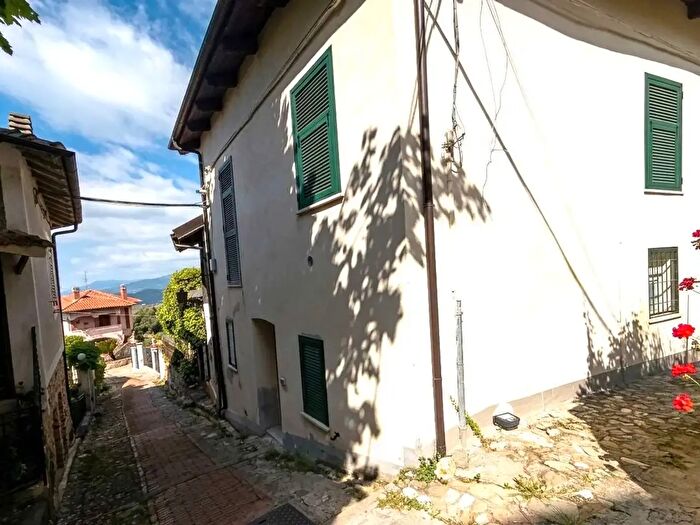 Casa con 8 locali in vendita in Via G Matteotti Snc, Seborga