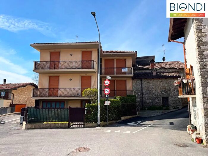 Casa con 5 locali in vendita in Via degli Alpini, Alzano Lombardo