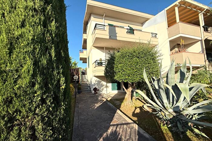 Casa con 8 locali in vendita in Certaldo