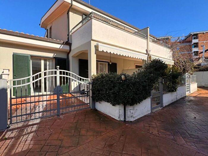 Casa con 5 locali in vendita in Via Lombardia, Marechiaro, Anzio