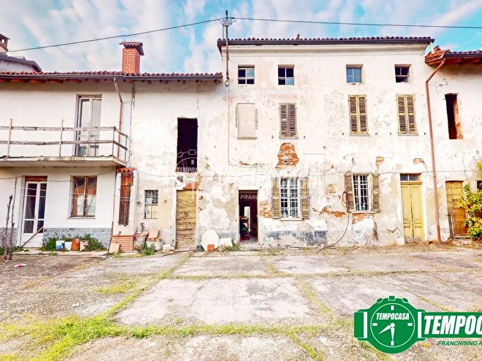Casa con 6 locali in vendita in San Salvatore Monferrato
