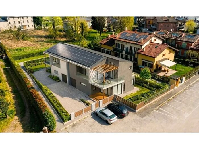 Casa con 5 locali in vendita in Via San Giovanni Calabria, San Martino Buon Albergo