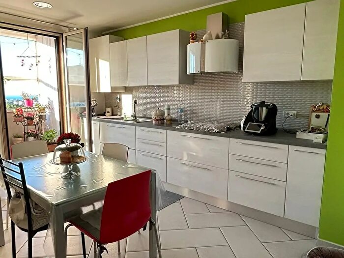 Casa con 7 locali in vendita in Via Belvedere, Citta' Sant'Angelo