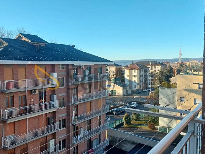 Appartamento trilocale in affitto in Via Giovanni Schiapparelli, Biella