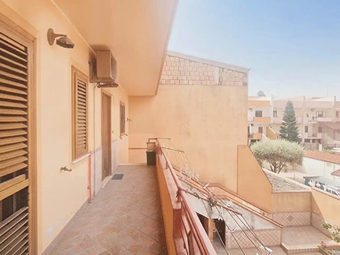 Appartamento quadrilocale in vendita in Via Cadorna, Mondragone