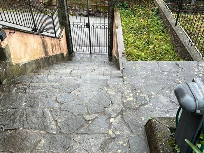 Appartamento quadrilocale in affitto in San Desiderio, Genova