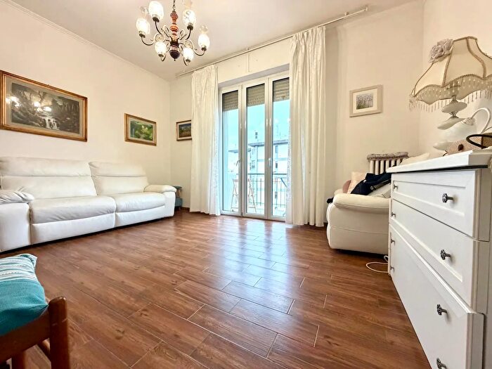 Appartamento quadrilocale in vendita in Via Vittorio Alfieri, Sesto Fiorentino