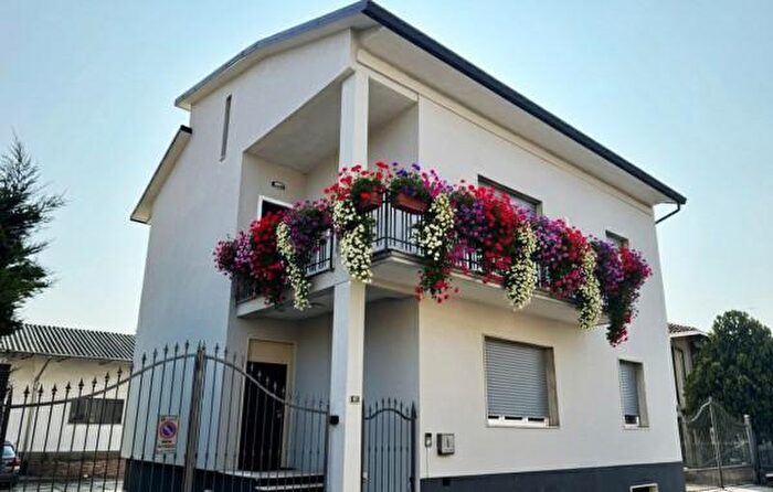 Casa con 5 locali in vendita in Strada della Luria, Voghera