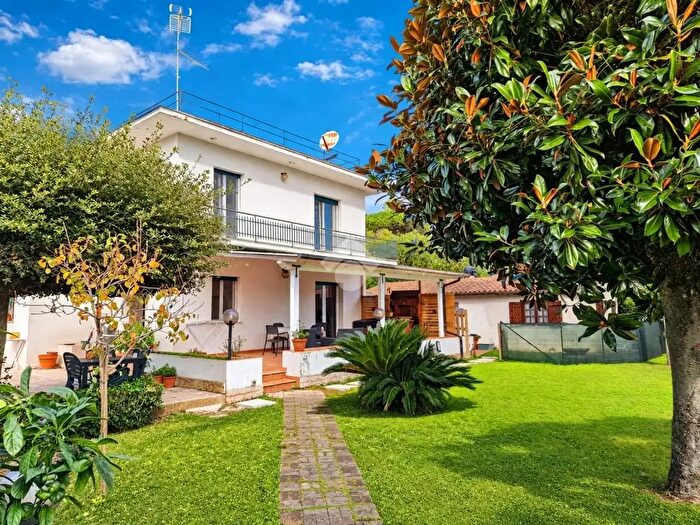 Casa con 6 locali in vendita in Via della Pineta, San Felice Circeo