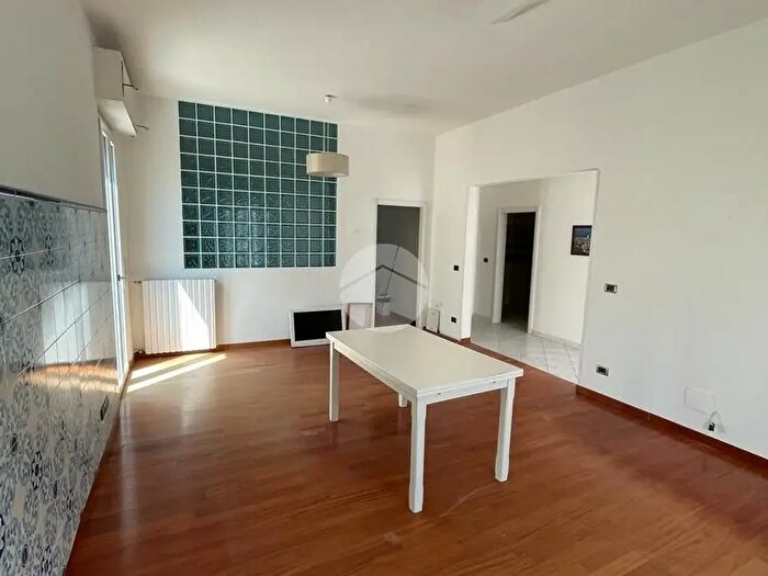 Appartamento con 6 locali in vendita in Viale Italia, Cervia