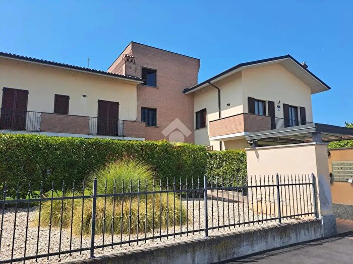 Appartamento trilocale in vendita in Via Francana, Pavia