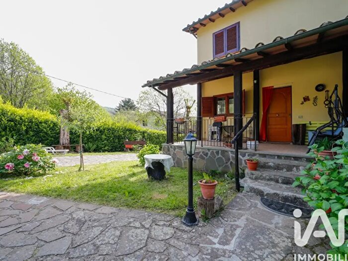 Casa con 8 locali in vendita in Via della Centrale, Santa Fiora