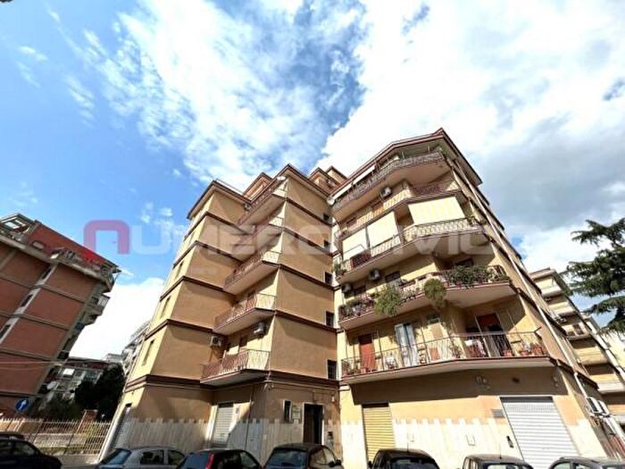 Appartamento con 5 locali in vendita in Via dei Carbonari Dauni, Foggia