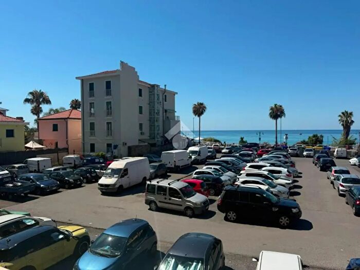 Appartamento bilocale in vendita in Vico Pescatori, Ventimiglia