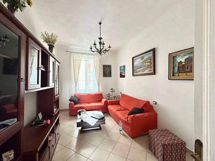 Appartamento trilocale in affitto in Via Cairoli, Varese