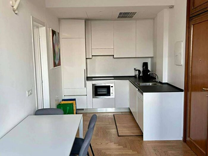 Appartamento bilocale in affitto in Piazza Cinque Giornate, Guastalla, Milano