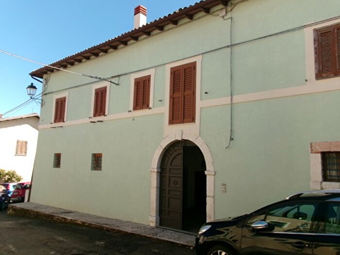 Casa con 10 locali in vendita in Via Cascia, Spoleto