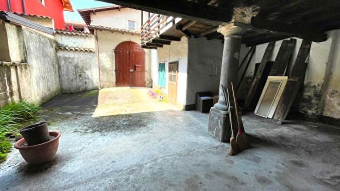 Casa con 6 locali in vendita in Via Gaetano Donizetti, Vertova