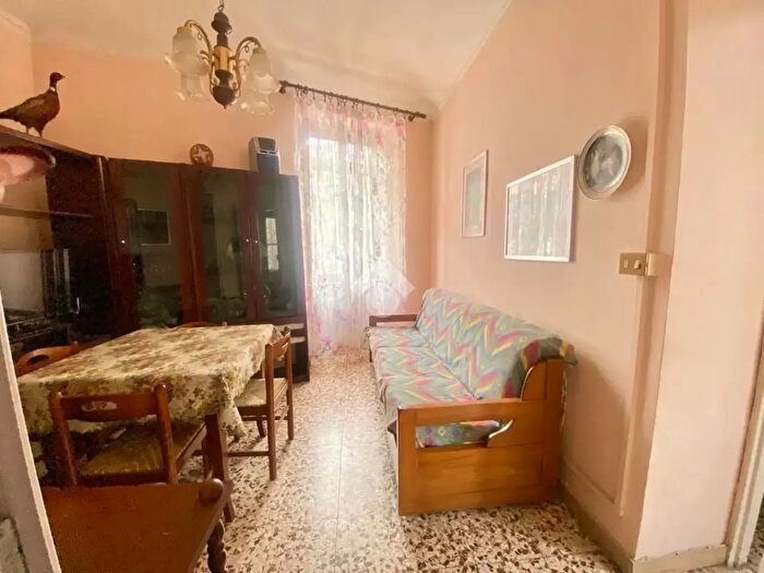 Appartamento trilocale in vendita in Via Fossata, Torino